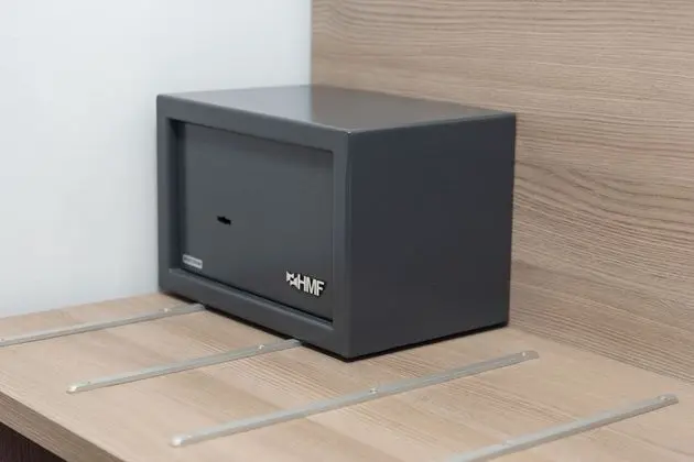 Standard Üç Kişilik Oda, Banyolu/Duşlu