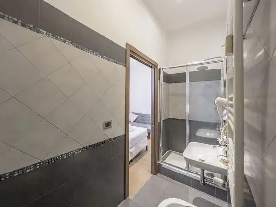 Standard Üç Kişilik Oda, Banyolu/Duşlu