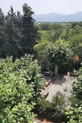 Tek Büyük Yataklı Oda (Les Temps Modernes)