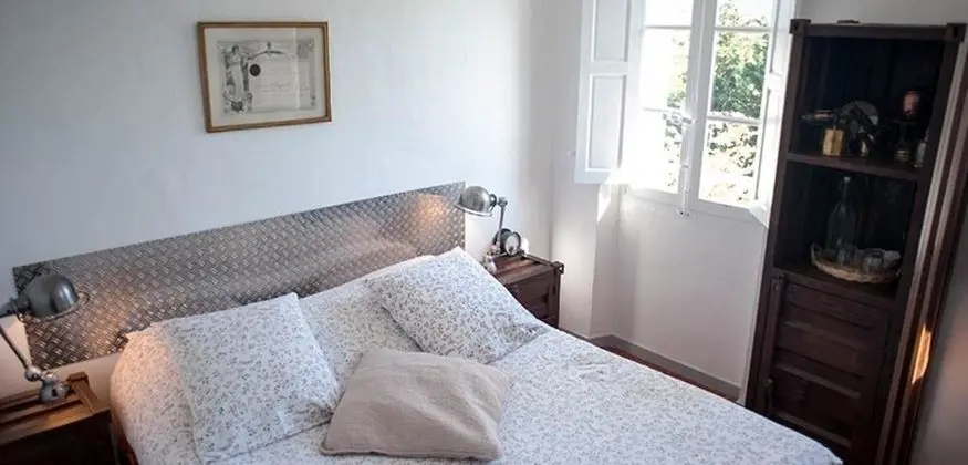 Tek Büyük Yataklı Oda (Les Temps Modernes)