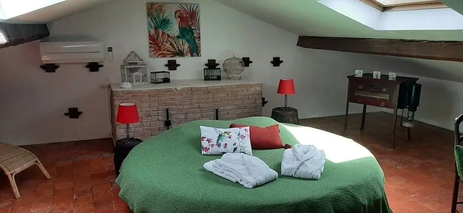 Tek Büyük Yataklı Oda (Rond'O)