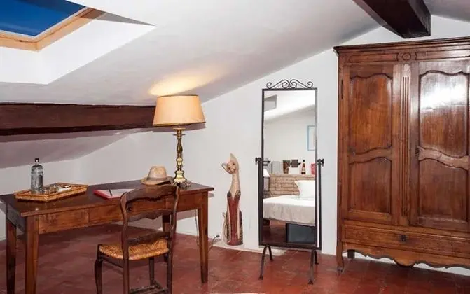 Tek Büyük Yataklı Oda (Rond'O)