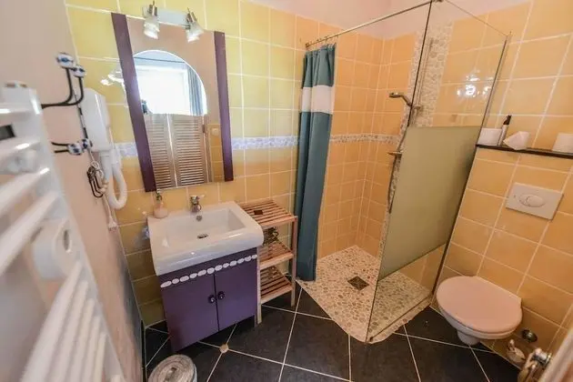 Tek Büyük Yataklı Oda (La Petite Oasis)