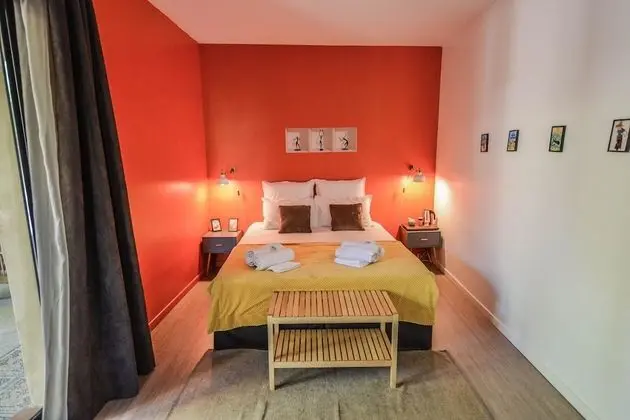 Tek Büyük Yataklı Oda (Le Patio)