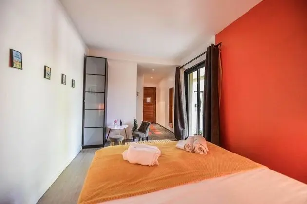 Tek Büyük Yataklı Oda (Le Patio)