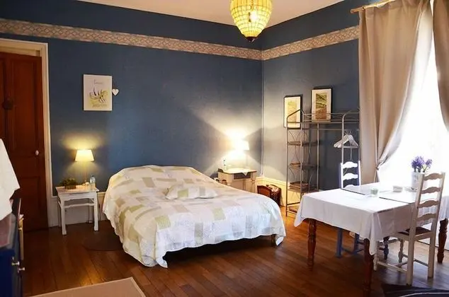 Comfort Tek Büyük Yataklı Oda, 1 Çift Kişilik Yatak, Küvet, Avlu (Iris)