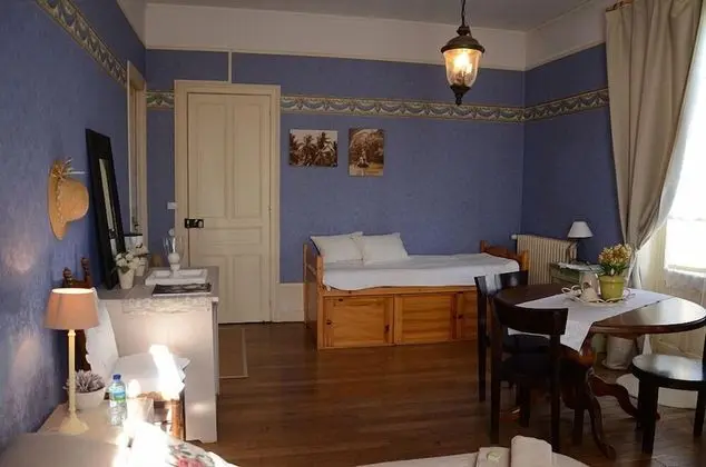 Comfort Tek Büyük Yataklı Oda, Birden Çok Yatak, Balkon, Köşe (Orchidée)