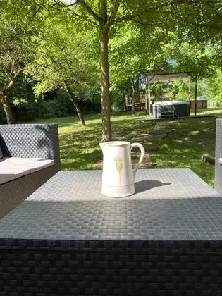 Kır Evi, Banyolu/Duşlu (La Grangette en Bourgogne)