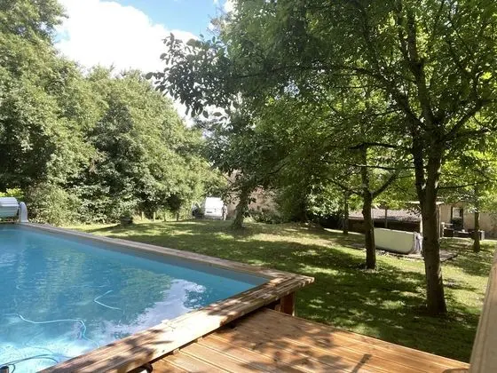 Kır Evi, Banyolu/Duşlu (La Grangette en Bourgogne)
