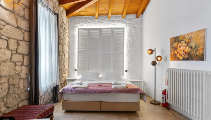 https://images.odamax.com/img/1024x768/odamax/image/upload/La_Grenadine_Ala_at__202602261319167_2.png