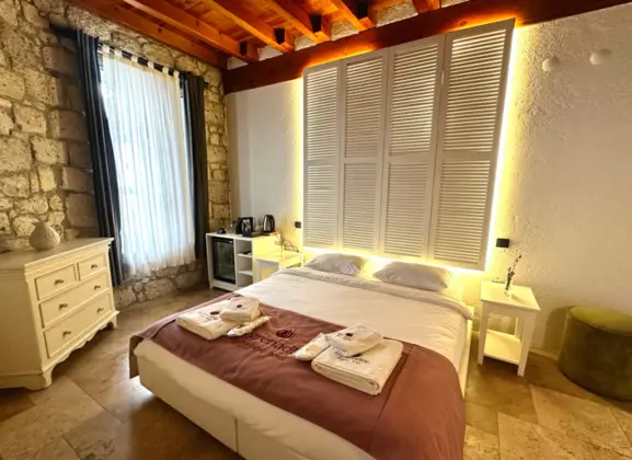 https://images.odamax.com/img/1024x768/odamax/image/upload/La_Grenadine_Ala_at__202602261319173_44.png