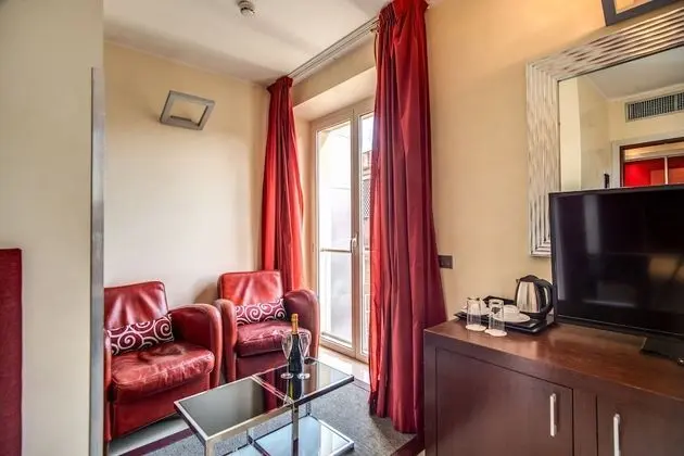 Standard Tek Büyük veya İki Ayrı Yataklı Oda