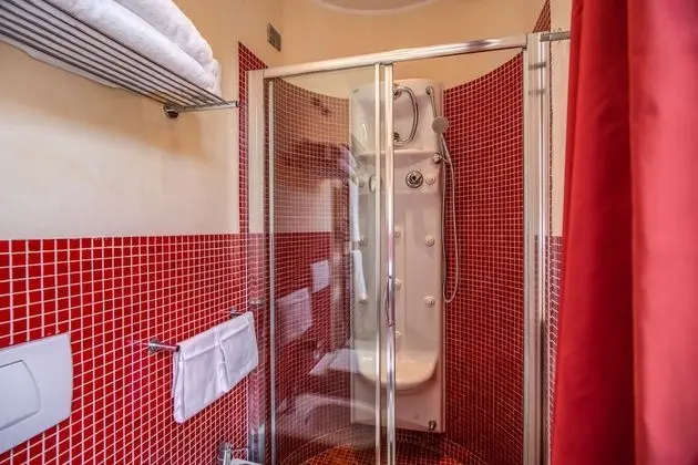 Standard Tek Büyük veya İki Ayrı Yataklı Oda