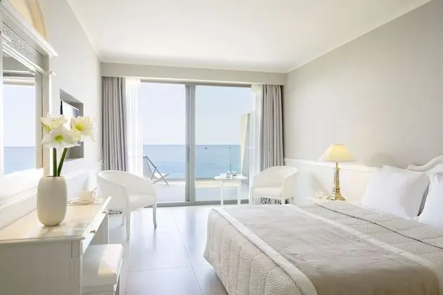 Deluxe Tek Büyük Yataklı Oda, Balkon, Deniz Manzaralı