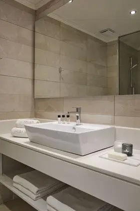 Deluxe Tek Büyük Yataklı Oda, Balkon, Deniz Manzaralı