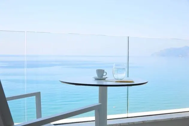 Superior Tek Büyük veya İki Ayrı Yataklı Oda, Balkon, Deniz Manzaralı
