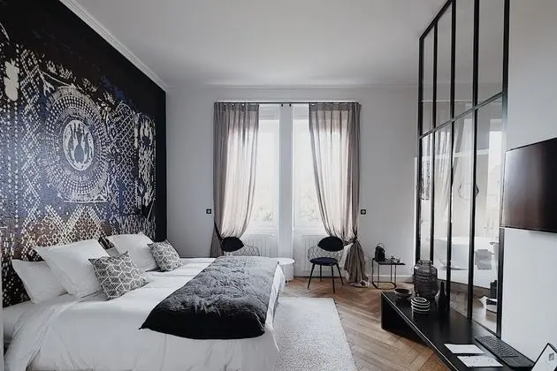 Deluxe Tek Büyük Yataklı Oda