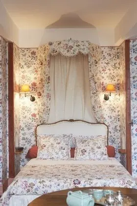 Tek Büyük Yataklı Oda, 1 Büyük (Queen) Boy Yatak, Sigara İçilmez, Bahçe Manzaralı