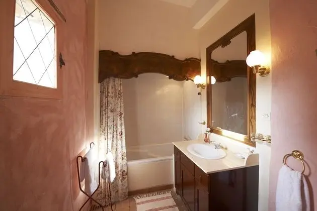 Tek Büyük Yataklı Oda, 1 Büyük (Queen) Boy Yatak, Sigara İçilmez, Bahçe Manzaralı