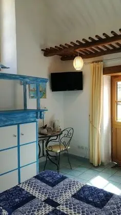 Comfort Tek Büyük Yataklı Oda, Banyolu/Duşlu, Bahçe Manzaralı (Cyclades)