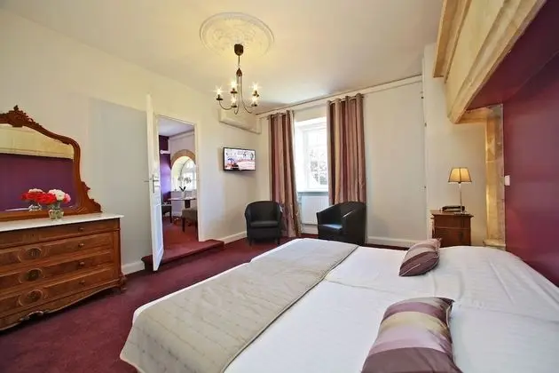 Premium Tek Büyük Yataklı Oda (Sarlat)