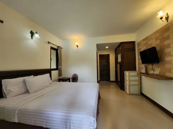 1 Bedroom Pool View Double Bed