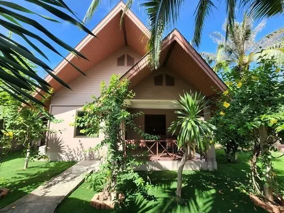 Bungalow 2 Bedroom no connecting door (4 Adults)