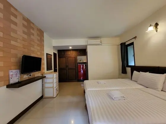 Bungalow 2 Bedroom no connecting door (4 Adults)