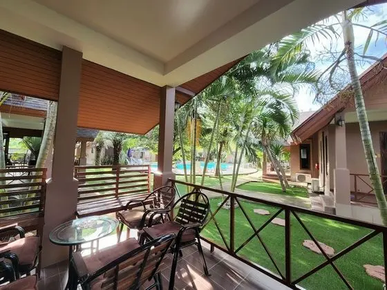 Bungalow 2 Bedrooms with Living Room (4 Adults)
