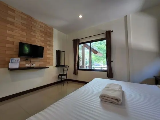 Bungalow 2 Bedrooms with Living Room (4 Adults)