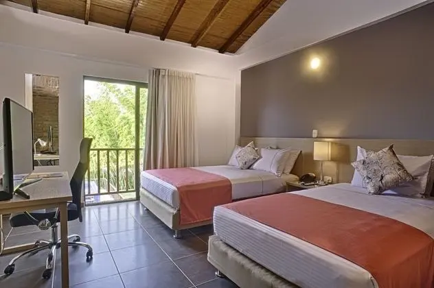 Superior Üç Kişilik Oda (1 Double and 1 Single Bed)