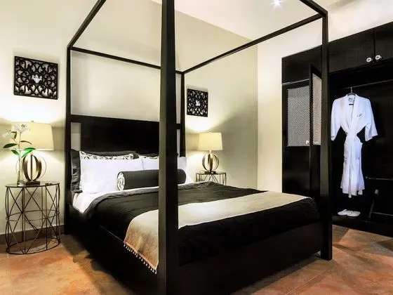 Double Queen Suite