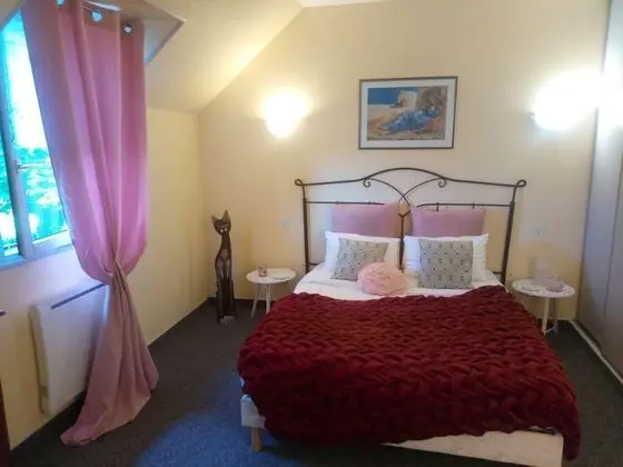 Tek Büyük Yataklı Oda, Banyolu/Duşlu, Bahçe Manzaralı (Chambre "Marine/Romantic")
