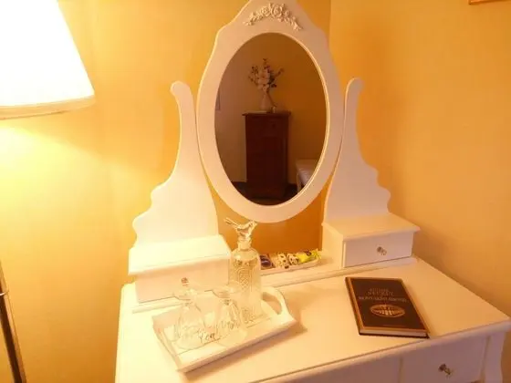 Tek Büyük Yataklı Oda, Banyolu/Duşlu, Bahçe Manzaralı (Chambre "Marine/Romantic")