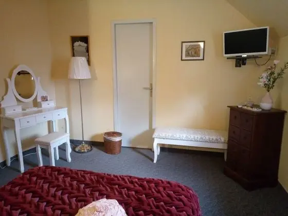 Tek Büyük Yataklı Oda, Banyolu/Duşlu, Bahçe Manzaralı (Chambre "Marine/Romantic")