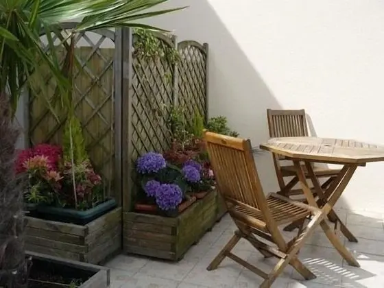 Tek Büyük Yataklı Oda, Banyolu/Duşlu, Bahçe Manzaralı (Chambre "Marine/Romantic")
