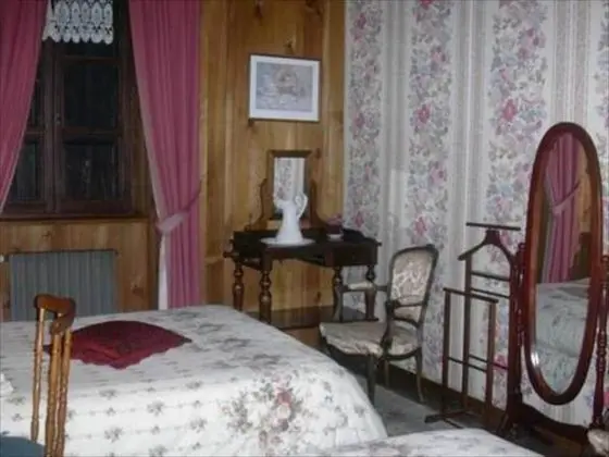 Tek Büyük Yataklı Oda (Fleurs Jaunes)