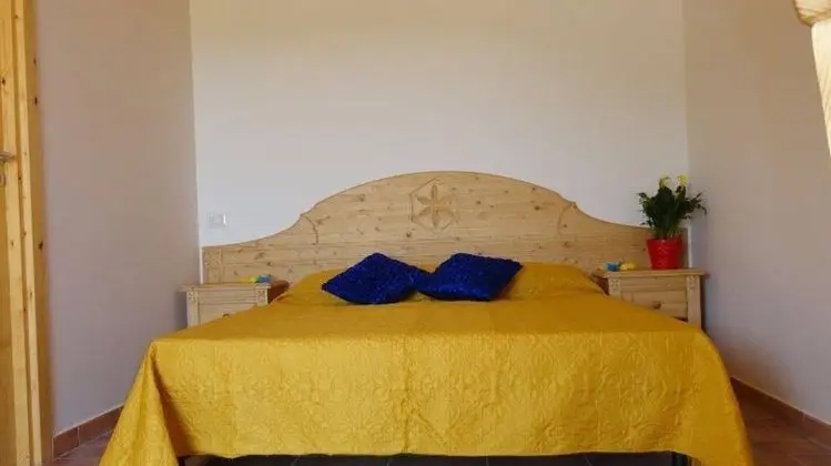 Üç Kişilik Oda, Deniz Manzaralı