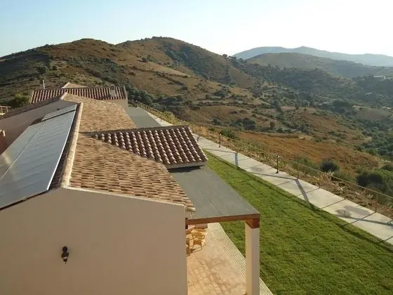 Üç Kişilik Oda, Deniz Manzaralı