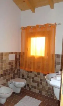 Üç Kişilik Oda, Deniz Manzaralı