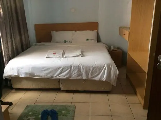 Tek Büyük Yataklı Oda