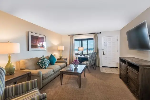 Süit, 3 Tek Kişilik Yatak, Mutfak, Okyanus Manzaralı (Beachfront 2 Bedroom Suite with Kitch)