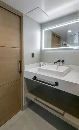 Premium Oda, 2 Büyük (Queen) Boy Yatak, Balkon, Okyanus Manzaralı (Shores Oceanfront 2 Queen)