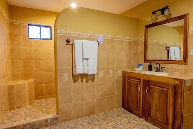 Deluxe Tek Büyük Yataklı Oda, 2 Büyük (Queen) Boy Yatak, Bahçe Manzaralı