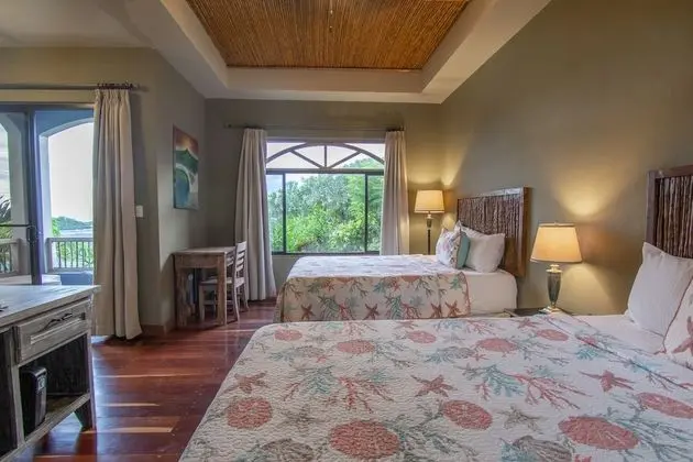 Deluxe Tek Büyük Yataklı Oda, 2 Büyük (Queen) Boy Yatak, Okyanus Manzaralı