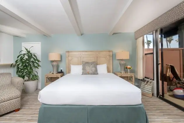 Deluxe Oda, 1 En Büyük (King) Boy Yatak, Okyanus Manzaralı (Beachfront View One King Bed)