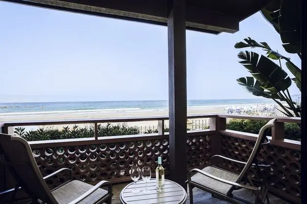 Deluxe Oda, 1 En Büyük (King) Boy Yatak, Okyanus Manzaralı (Beachfront View One King Bed)