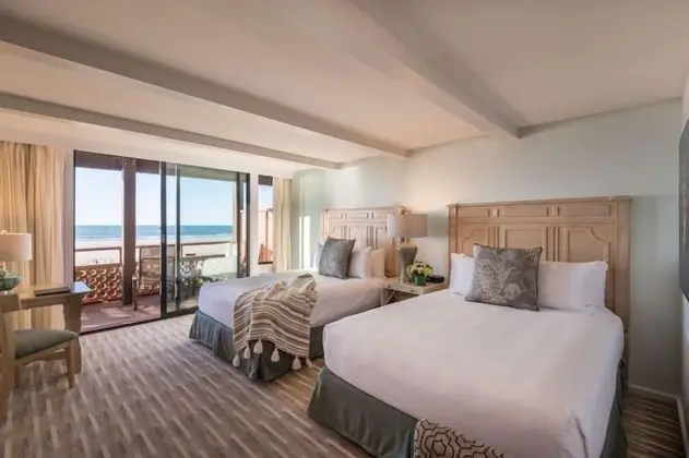 Deluxe Oda, 2 Büyük (Queen) Boy Yatak, Okyanus Manzaralı (Beachfront View Two Queen Beds)