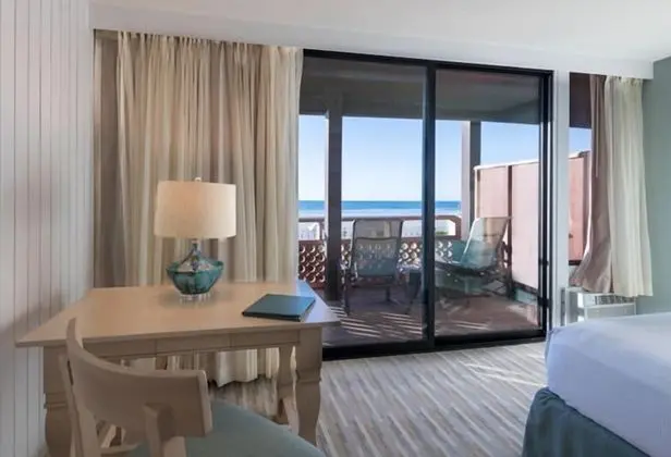 Deluxe Oda, 2 Büyük (Queen) Boy Yatak, Okyanus Manzaralı (Beachfront View Two Queen Beds)