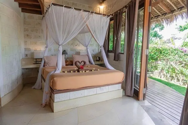 Friends or Family Rooms